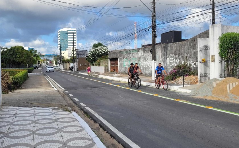 Bairros Gruta de Lourdes e Serraria ganham faixa compartilhada para ciclistas e cadeirantes