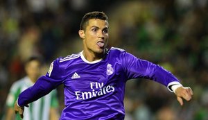Cristiano Ronaldo diz que já foi alvo do Barcelona no início da carreira
