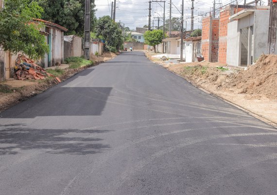Rua da Subestação no Clima Bom recebe pavimentação asfáltica