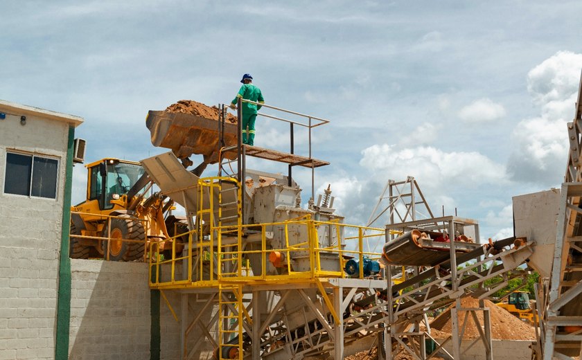 Maceió sedia 1° Seminário Alagoano de Resíduos da Construção e Demolição