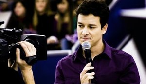 Conheça os salários dos apresentadores da Record. Faro lidera a lista