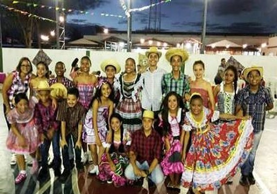 Festa junina reúne comunidade escolar do Colégio Tiradentes de Maceió