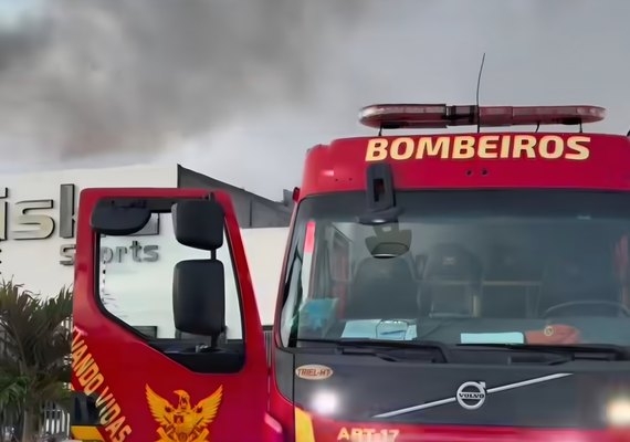 Incêndio atinge apartamento e deixa idosa ferida no Feitosa