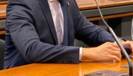 Aprovado texto garante exame emergencial para revalidar diplomas de médicos