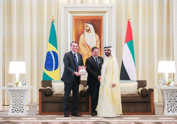 Jair Bolsonaro se reúne com empresários e autoridades dos Emirados Árabes