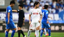 Começou mal: com Pato e Geuvânio, Tianjin perde na estreia do Chinês