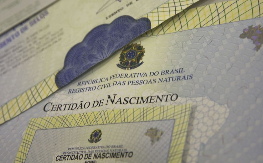 Campanha busca alterar certidões de nascimento com pai ausente