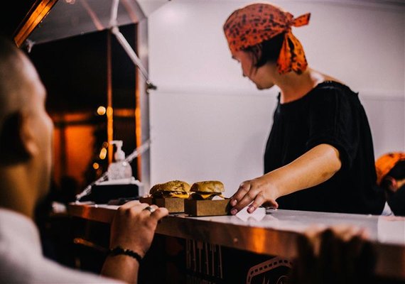 Food trucks se consolidam como alternativa promissora no setor de alimentação fora do lar