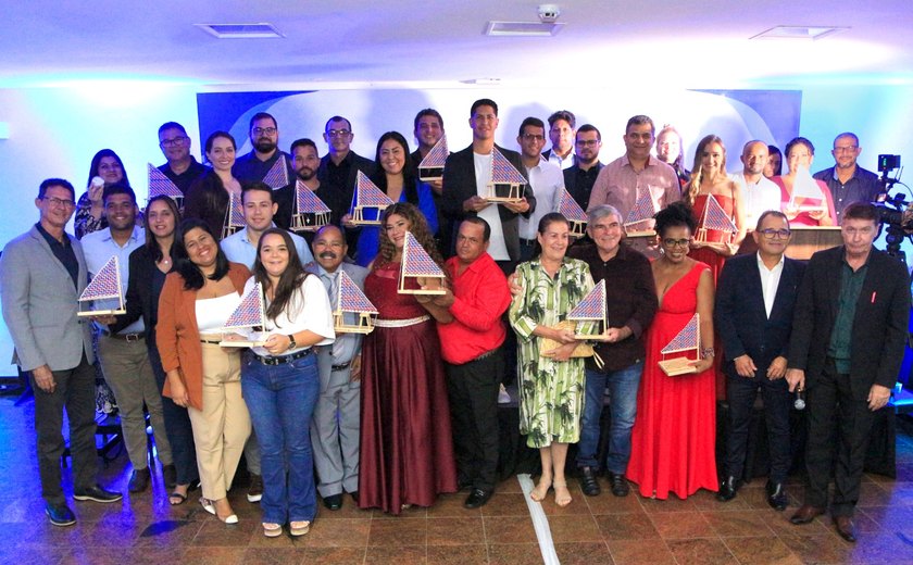Premiação reconhece prefeitos, secretários e empresários que difundem o turismo em Alagoas