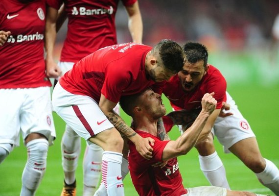 Internacional vence o Oeste e volta provisoriamente ao G4