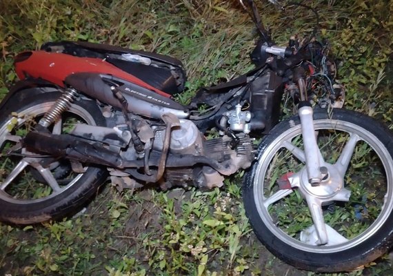 Duas pessoas ficam feridas em colisão frontal entre motocicletas