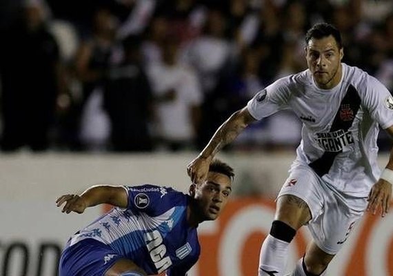 Vasco empata com Racing em casa e se complica na Libertadores