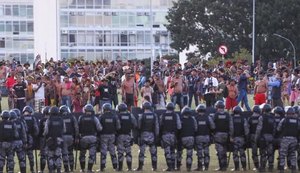 Após protesto em Brasília, indígenas terão reunião com presidente do Senado