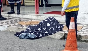 Idoso morre após passar mal e cair em calçada no Centro de Maceió