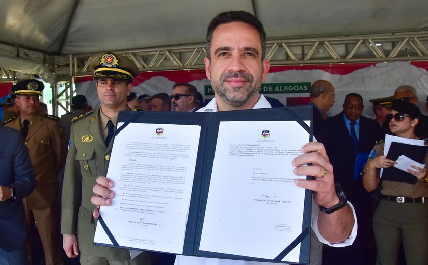 No aniversário da Polícia Militar de Alagoas, Paulo Dantas assina decreto que autoriza PMs a lavrar TCO