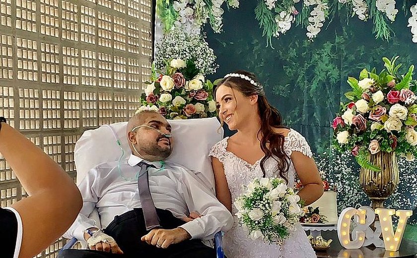 Paciente internado com câncer se casa dentro de hospital no Sertão de Alagoas