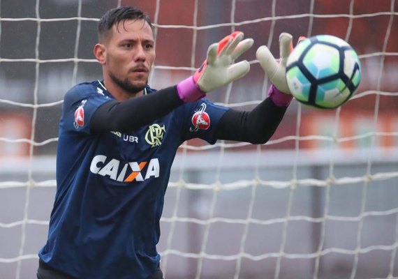 Diego Alves aparece no BID e expectativa por estreia no Flamengo cresce