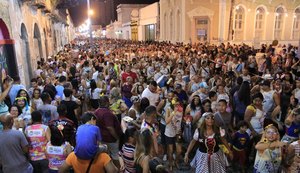 Jaraguá Folia reúne foliões de todas as idades com ritmos para todos os gostos