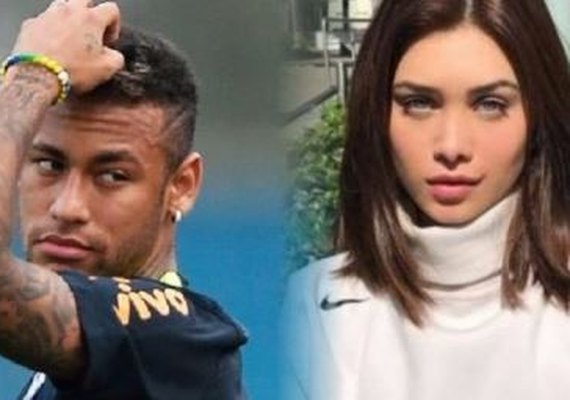 Neymar sai de festa acompanhado da ex de Biel, Flávia Pavanelli