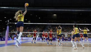 Brasil vence Japão por 3 a 0 no vôlei feminino