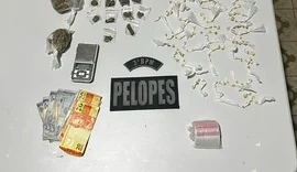 Jovem de 18 anos é presa por tráfico de drogas durante ação da PM em Arapiraca