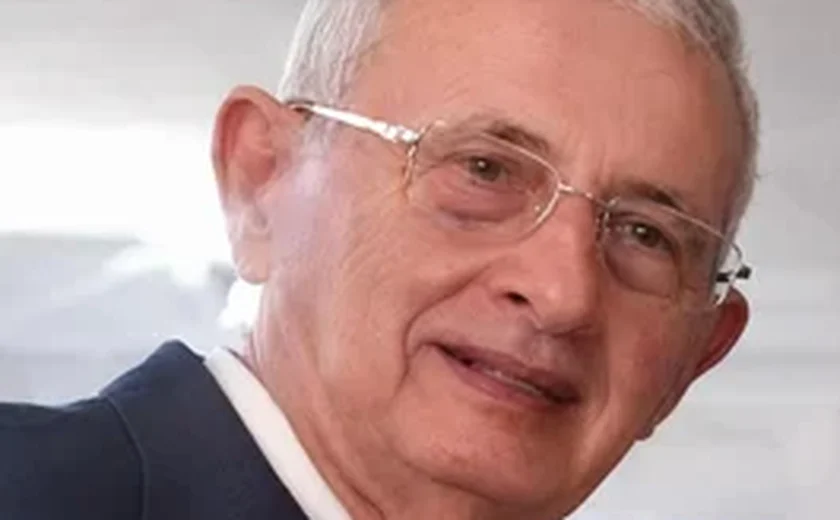 Procurador aposentado Carlos Ferro Neto é sepultado em Arapiraca após morte por sequelas de acidente