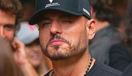 Humorista ataca Thammy: 'Prefiro ser órfão do que ser adotado por mulher operada'