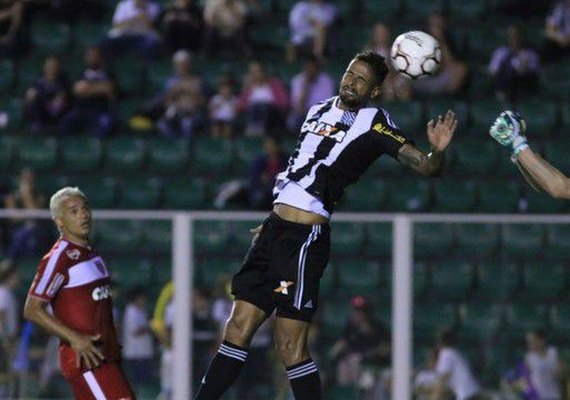 Galo é derrotado fora de casa pelo Figueirense e fica em situação complicada