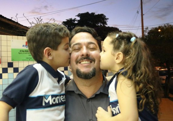 Pais de todos os tipos mostram posturas distintas na educação dos filhos