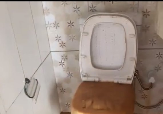 Capela registra retorno de esgoto dentro de casas e moradores denunciam falhas no saneamento