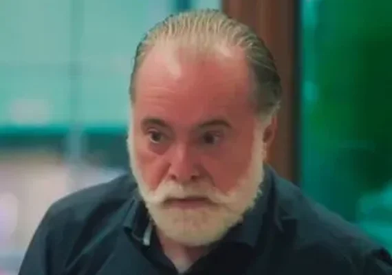 Antônio flagra Irene na cama com outro em 'Terra e Paixão'