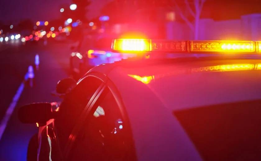 Motorista embriagado avança sinal vermelho e atropela mulher em Maceió