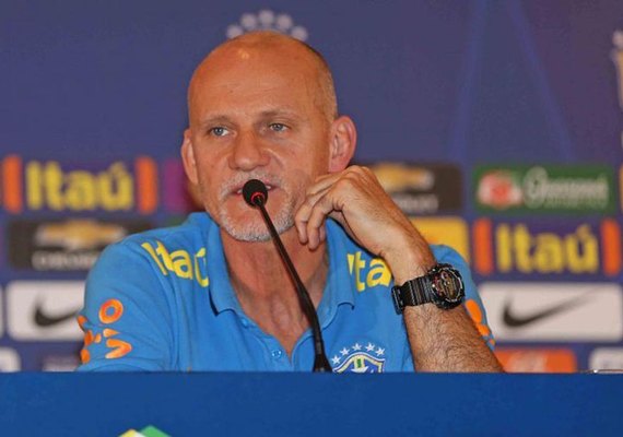 Taffarel: 'Copa com árbitro de vídeo poderá ter mais pênaltis'