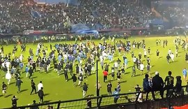 Tragédia: briga de torcidas em partida de futebol na Indonésia deixa mais de 125 mortos