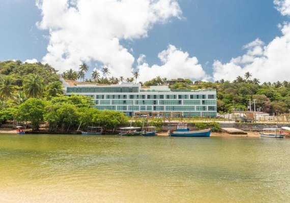 Quando a instalação de um hotel em um pequeno povoado atua como um catalisador