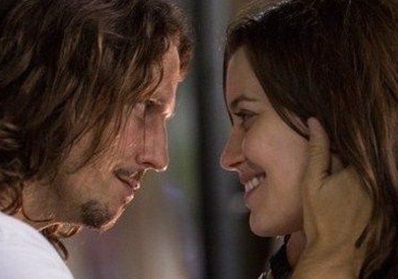 Novela 'Rock Story': Fique ligado! Júlia e Gui armam flagra para prender Alex