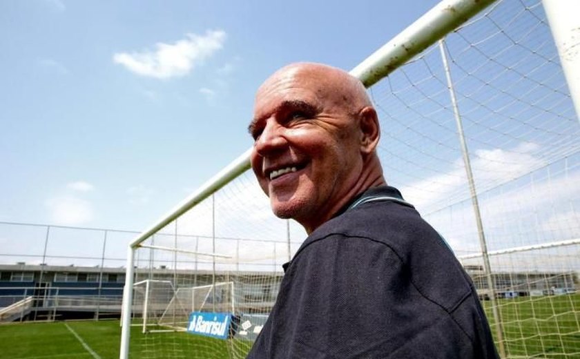 Morre Valdir Espinosa, técnico campeão do mundo pelo Grêmio