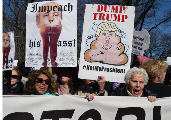Milhares de manifestantes protestam contra Donald Trump em Nova York