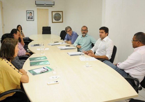 Rui Palmeira recebe reitora da Ufal para debater parcerias