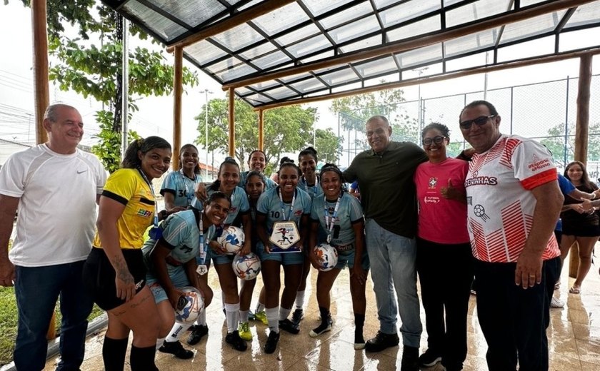Nasa vence as Meninas da Vila e se torna campeã da 1ª edição do Torneio Futebol Feminino é Massa