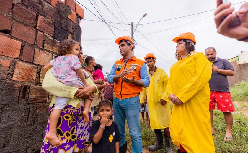 Prefeito JHC anuncia R$ 6,5 milhões do governo federal para ajudar as famílias vítimas das chuvas