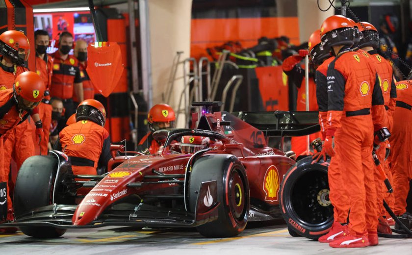 Com dobradinha da Ferrari, Leclerc vence o Grande Prêmio do Bahrein