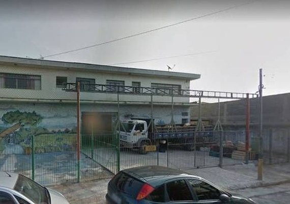 Adolescente de 16 anos é vítima de bala perdida dentro de escola em SP