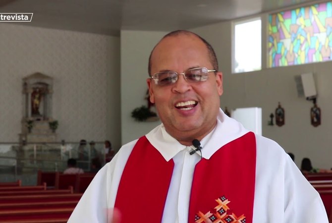TH Entrevista - Padre Tito Regis