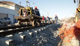 Obras em linha férrea fazem trânsito ficar interditado no bairro do Poço