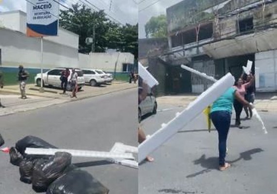 Pais e responsáveis protestam por falta de vagas na rede municipal de ensino em Maceió