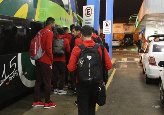 São Paulo volta de Chapecó de ônibus e Dorival terá só um dia de treino
