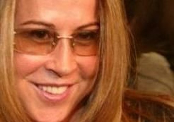 Apaixonada por sertanejo mais novo, Zilu Camargo dá pistas sobre novo amor