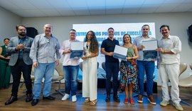 Governador Paulo Dantas entrega premiação a pesquisadores e reforma da sede da Fapeal