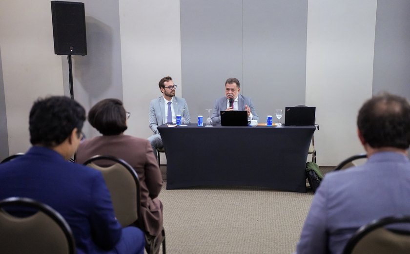 PGJ Lean Araújo preside reunião da Copeduc em Brasília para discutir diretrizes da educação nacional